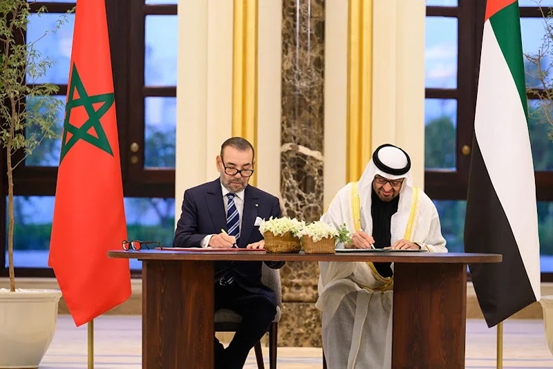 SM le Roi et le Président de l'EEAU signent à Abou Dhabi la Déclaration Vers un partenariat novateur, renouvelé et enraciné entre le Royaume du Maroc et l’Etat des Emirats Arabes Unis