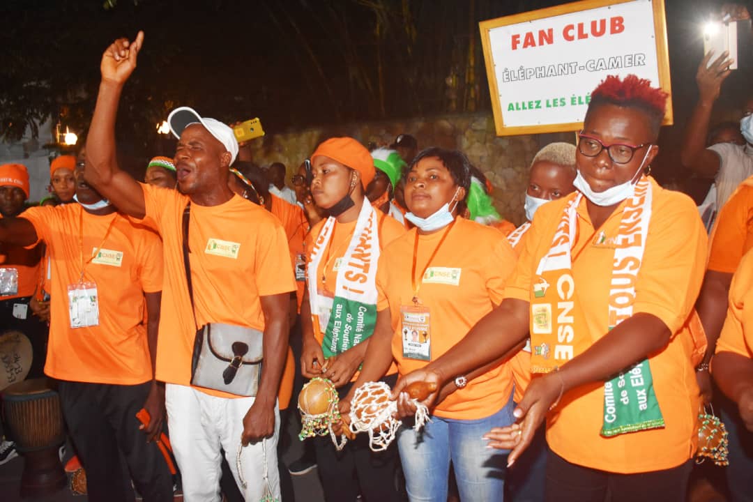 Les supporters ivoiriens en liesse à Yamoussoukro après la qualification en huitièmes